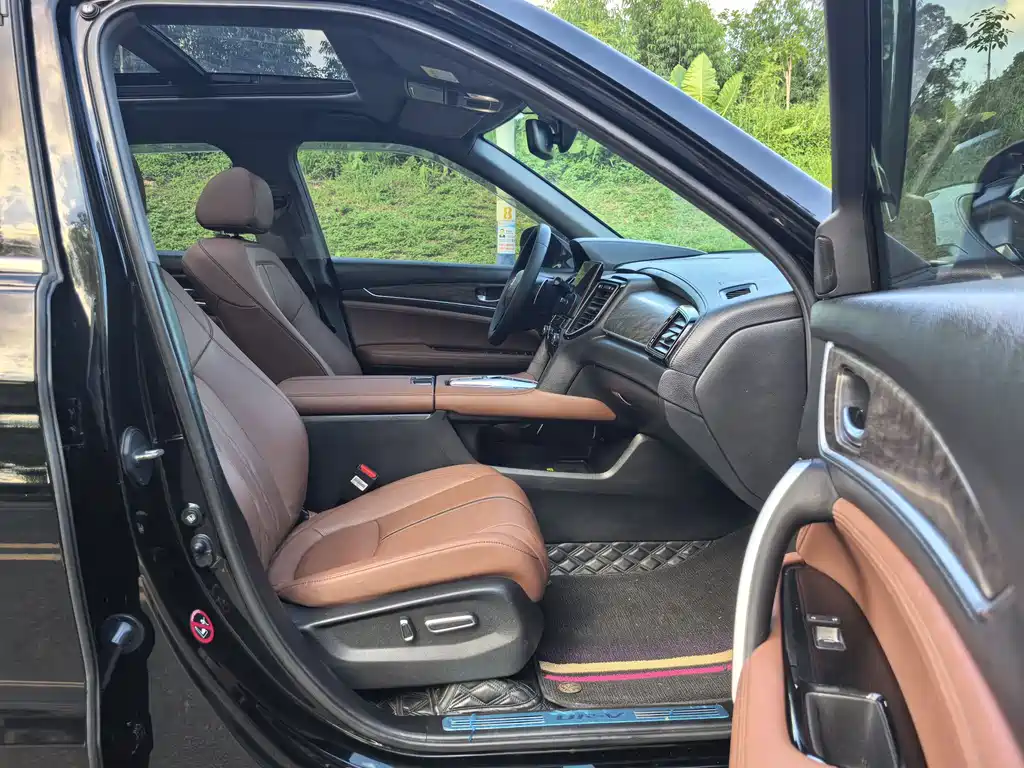 Honda UR-V 370 TURBO 4 WD Premium