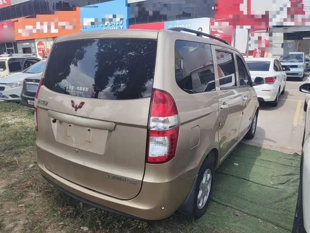 Wuling Hongguang 五菱宏光 2014款 1.5 L 标准型