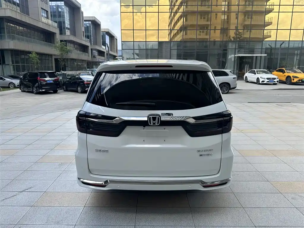 Elysion 2.0 L e:HEV Luxury