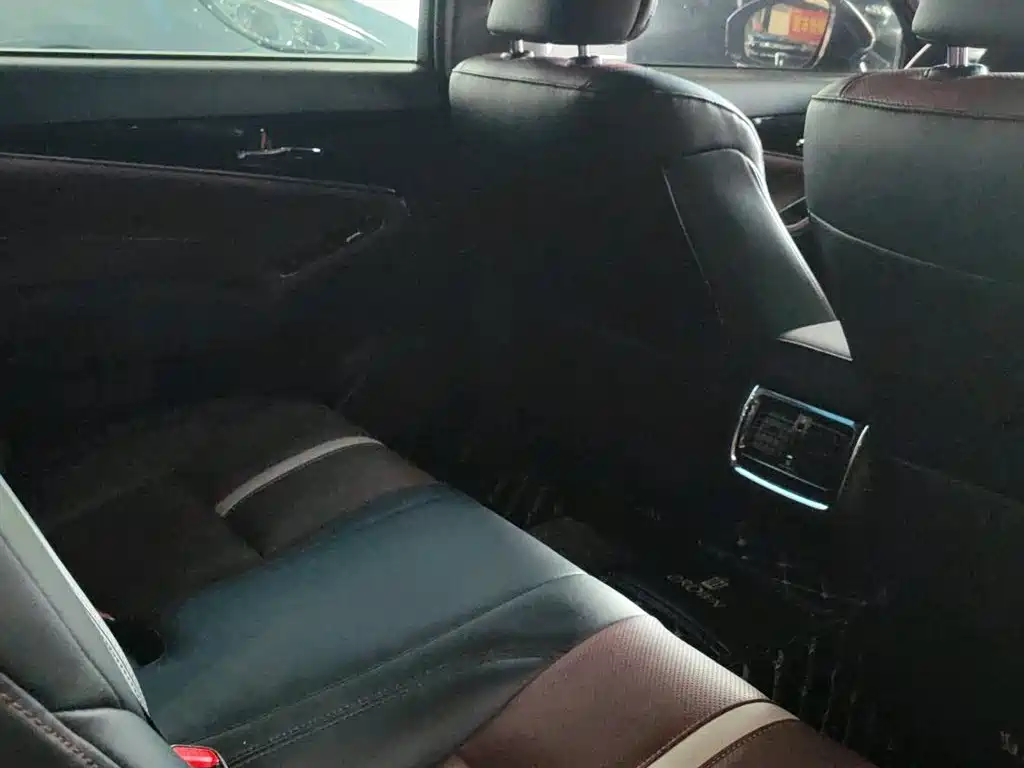 Crown 2.0 T Sport