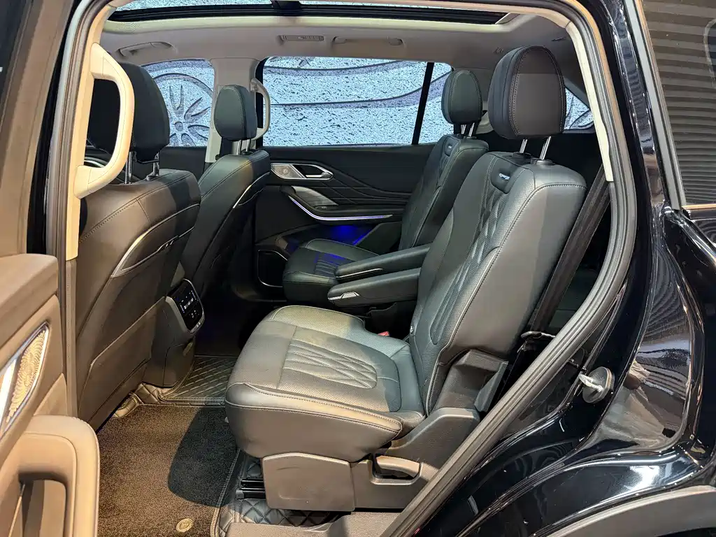 Hongqi HS7 PHEV 2.0 T PHEV 4 WD Flagship Smooth 6-seat