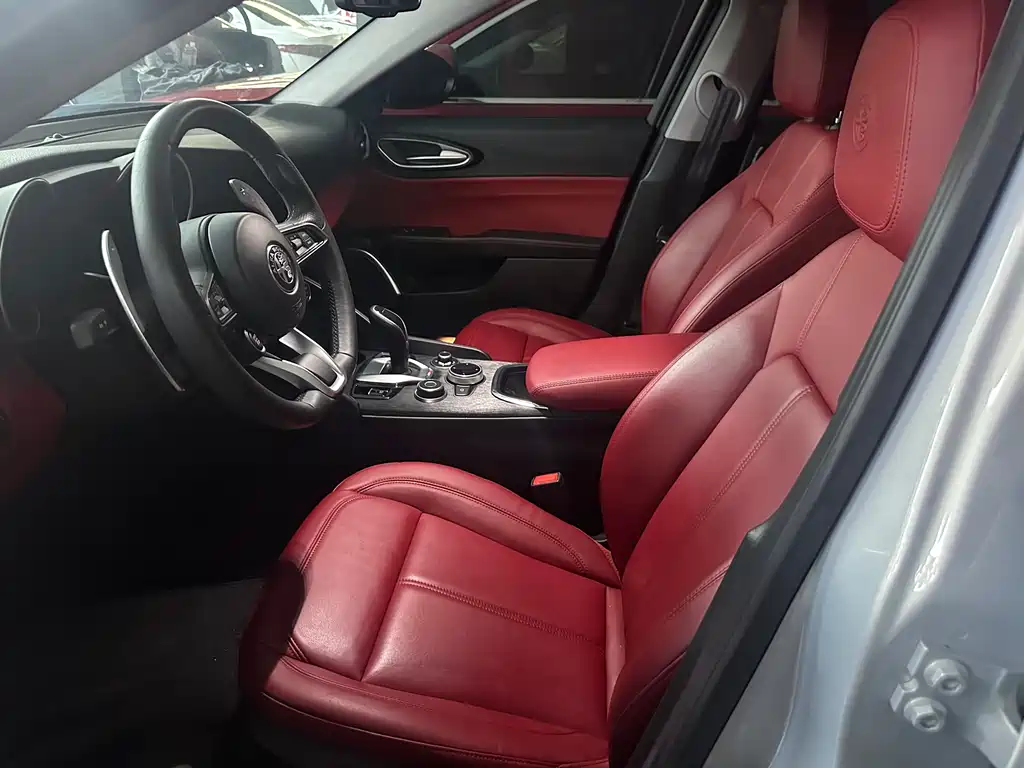 Giulia 2.0 T 280 HP Luxury