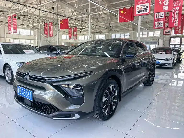Citroën C5 X 1.6 T Extraordinary Enjoyment
