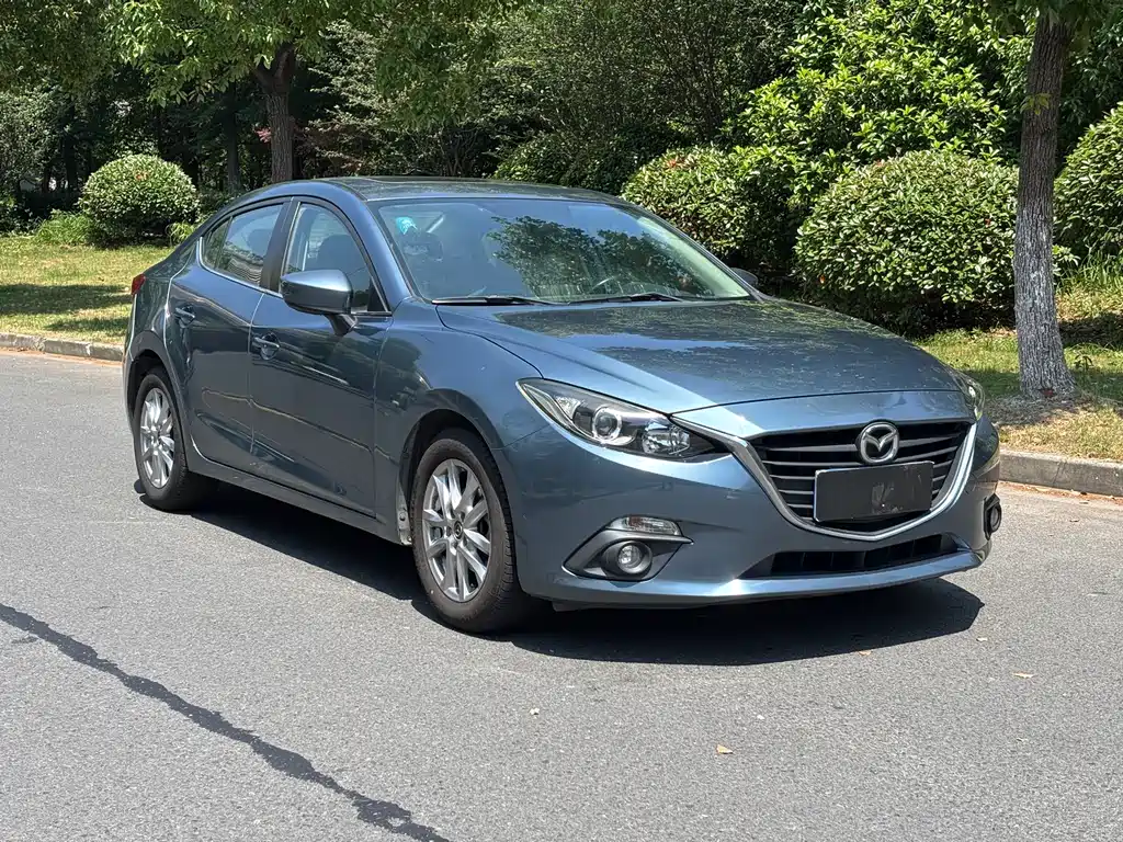 Mazda 3 Axela Sedan 1.5 L Auto Luxury