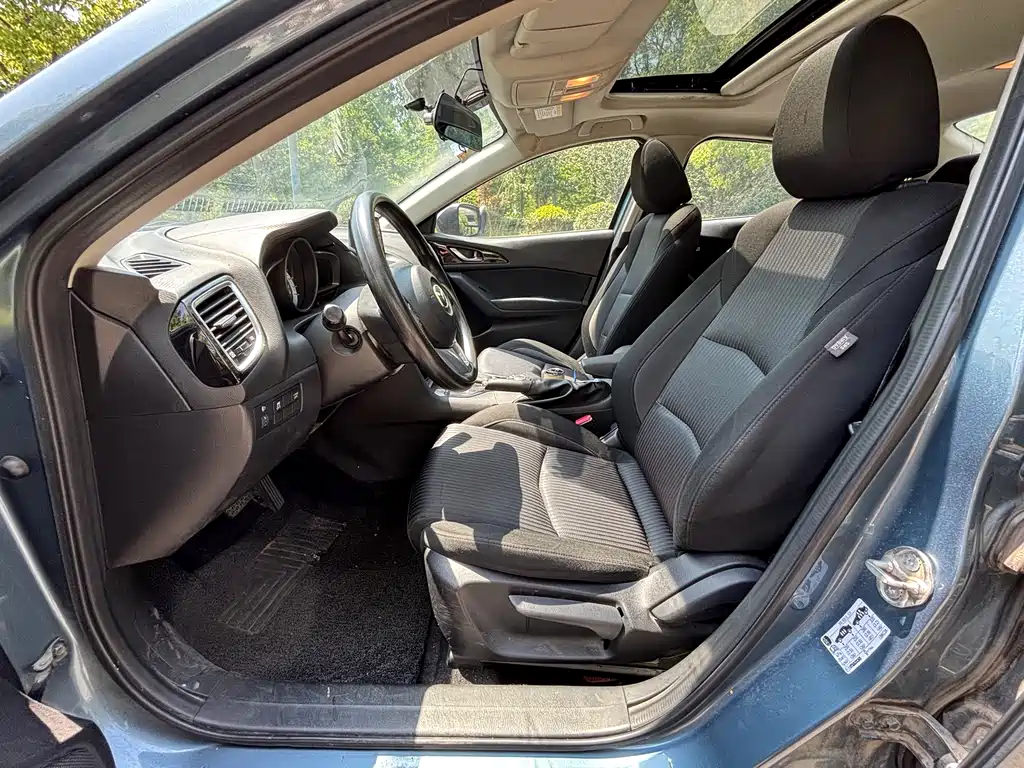 Mazda 3 Axela Sedan 1.5 L Auto Luxury