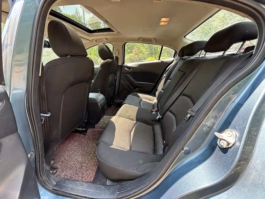 Mazda 3 Axela Sedan 1.5 L Auto Luxury