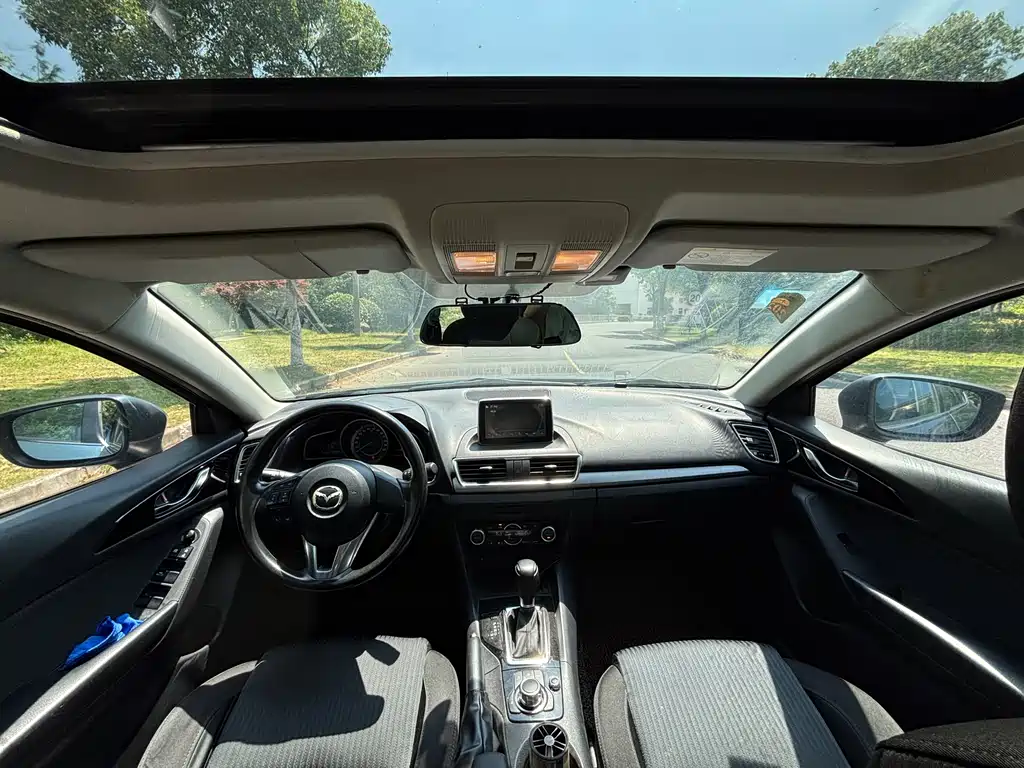 Mazda 3 Axela Sedan 1.5 L Auto Luxury