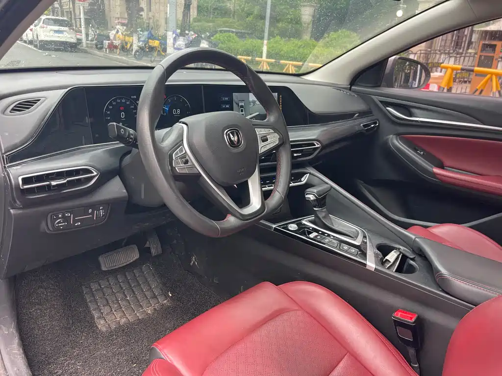 Eado PLUS Blue Whale NE 1.4 T GDI DCT Flagship