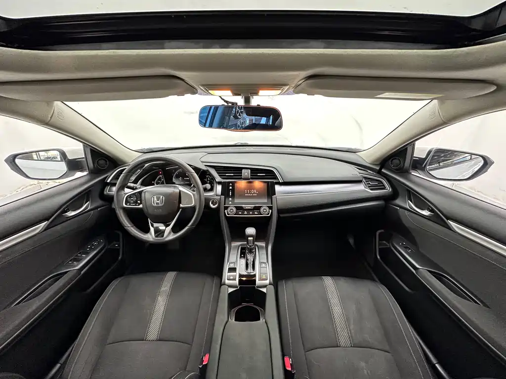 Civic 220 TURBO CVT Luxury