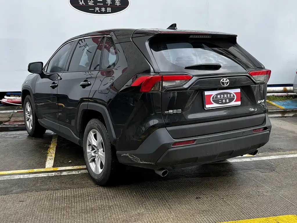 RAV4 2.0 L CVT 2 WD Urban
