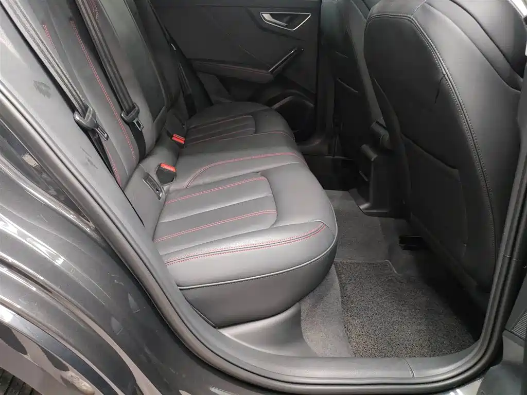 Audi Q2 L 35 TFSI Progressive Dynamic