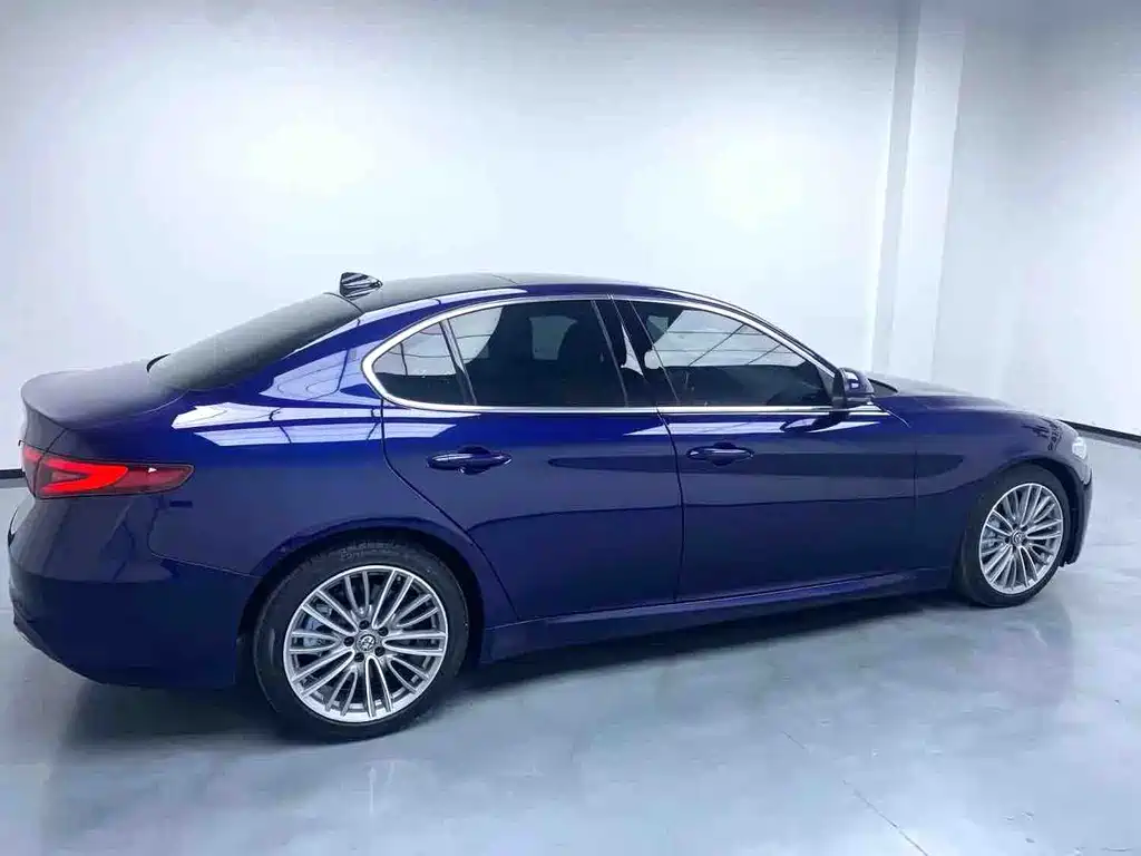 Giulia 2.0 T 280 HP Luxury