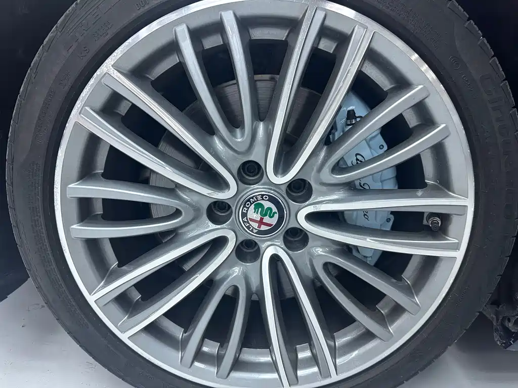 Giulia 2.0 T 280 HP Luxury