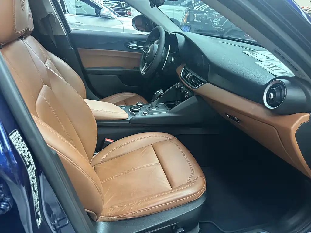 Giulia 2.0 T 280 HP Luxury