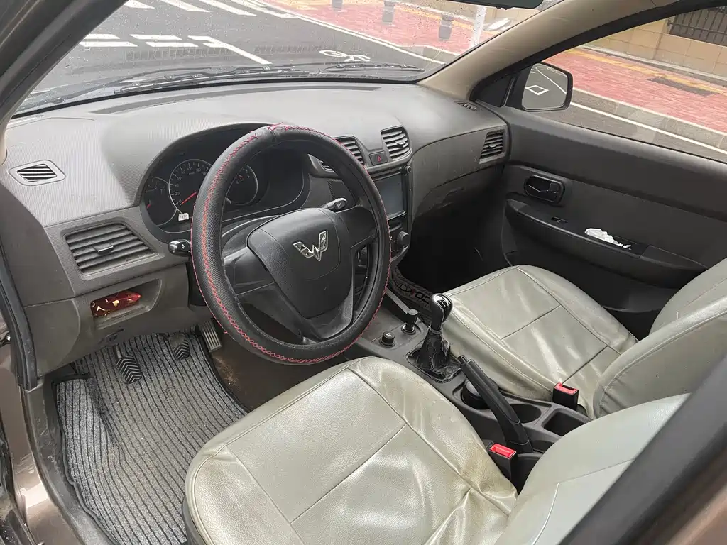 Wuling Hongguang 1.5 L Facelift S Comfort