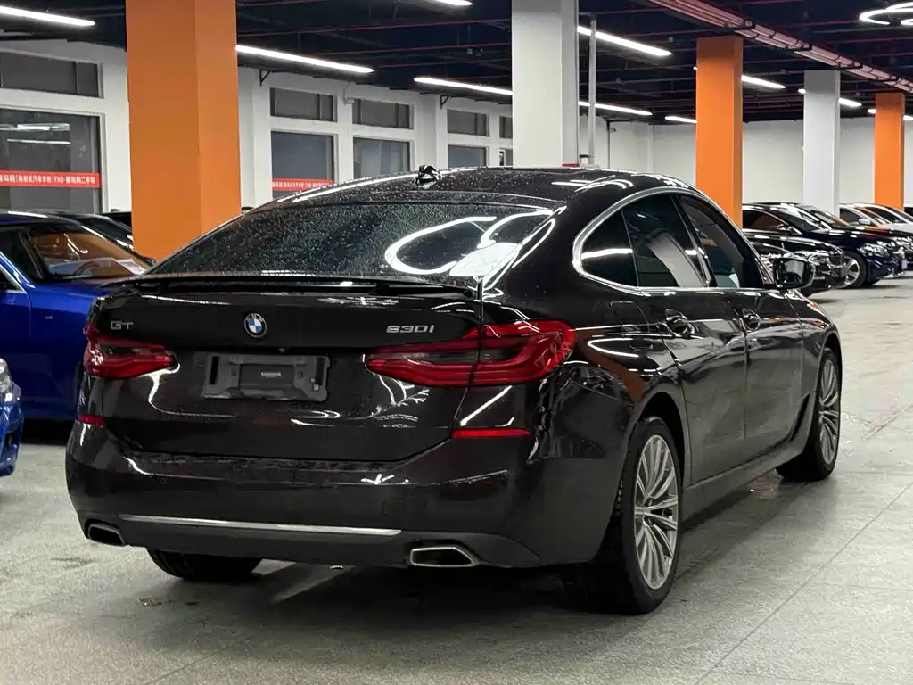 BMW 6 Series GT 630 i Luxury Design Package