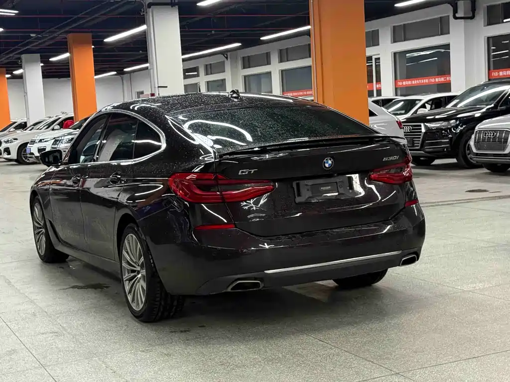 BMW 6 Series GT 630 i Luxury Design Package