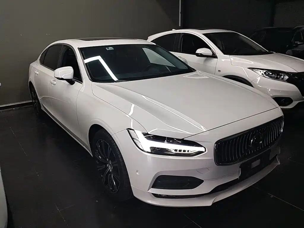 Volvo S90 T4 Smart Vision