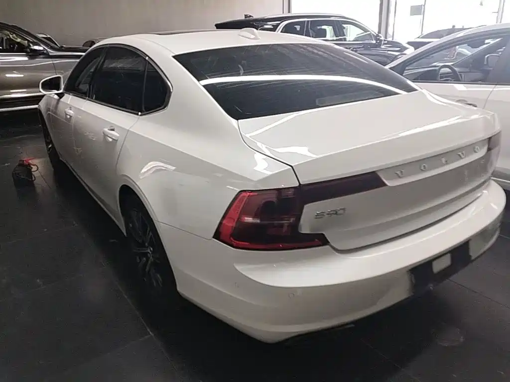 Volvo S90 T4 Smart Vision