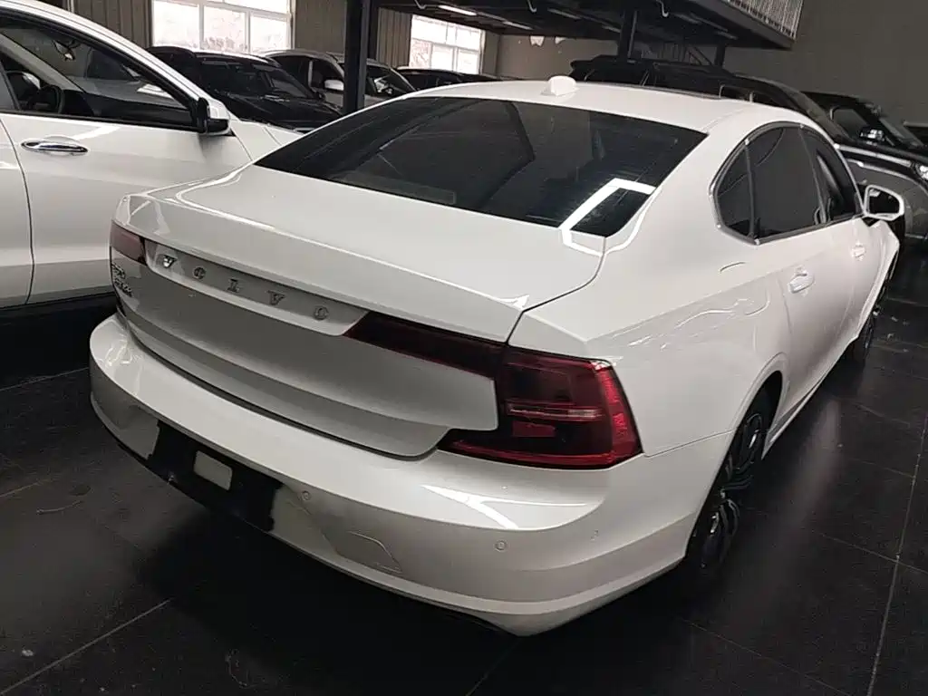 Volvo S90 T4 Smart Vision