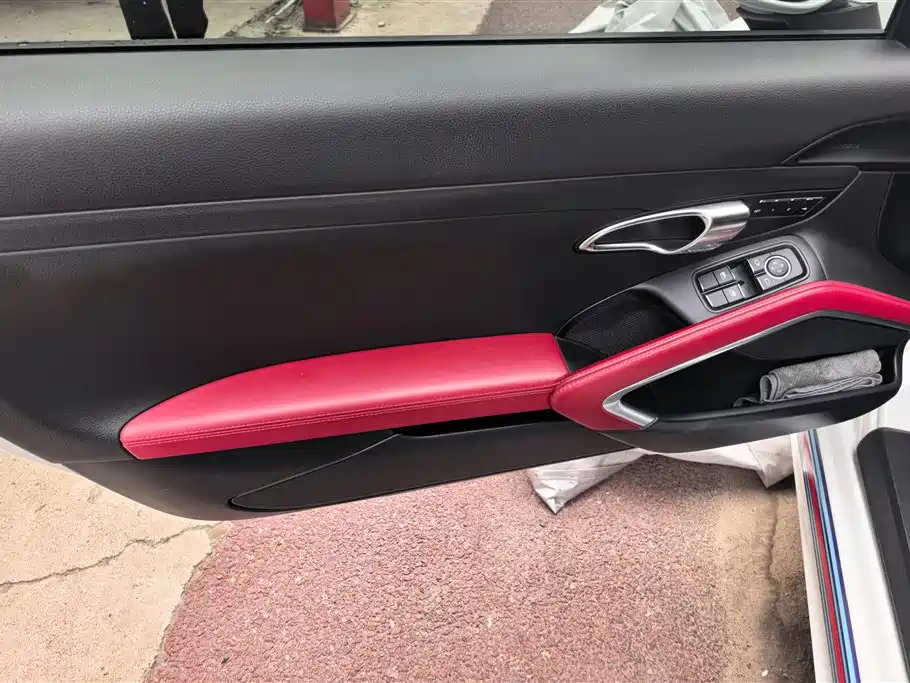 Porsche 718 Boxster 2.0 T