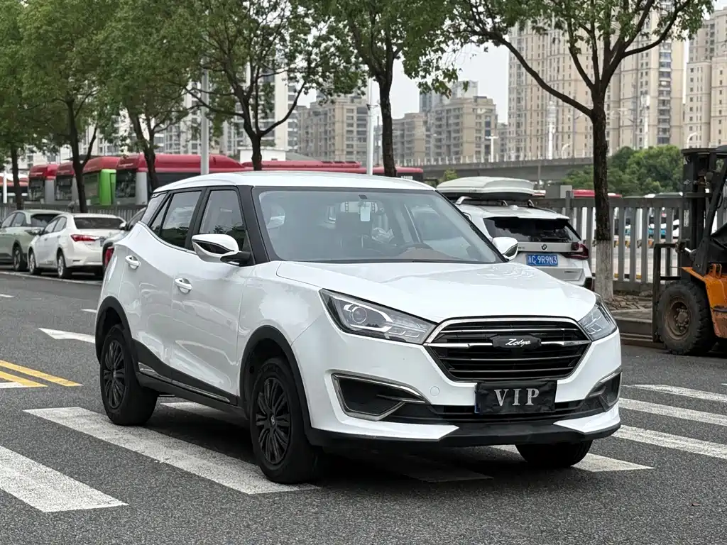 Zotye T300 众泰T300 2017款 1.5 L 手动尊享型