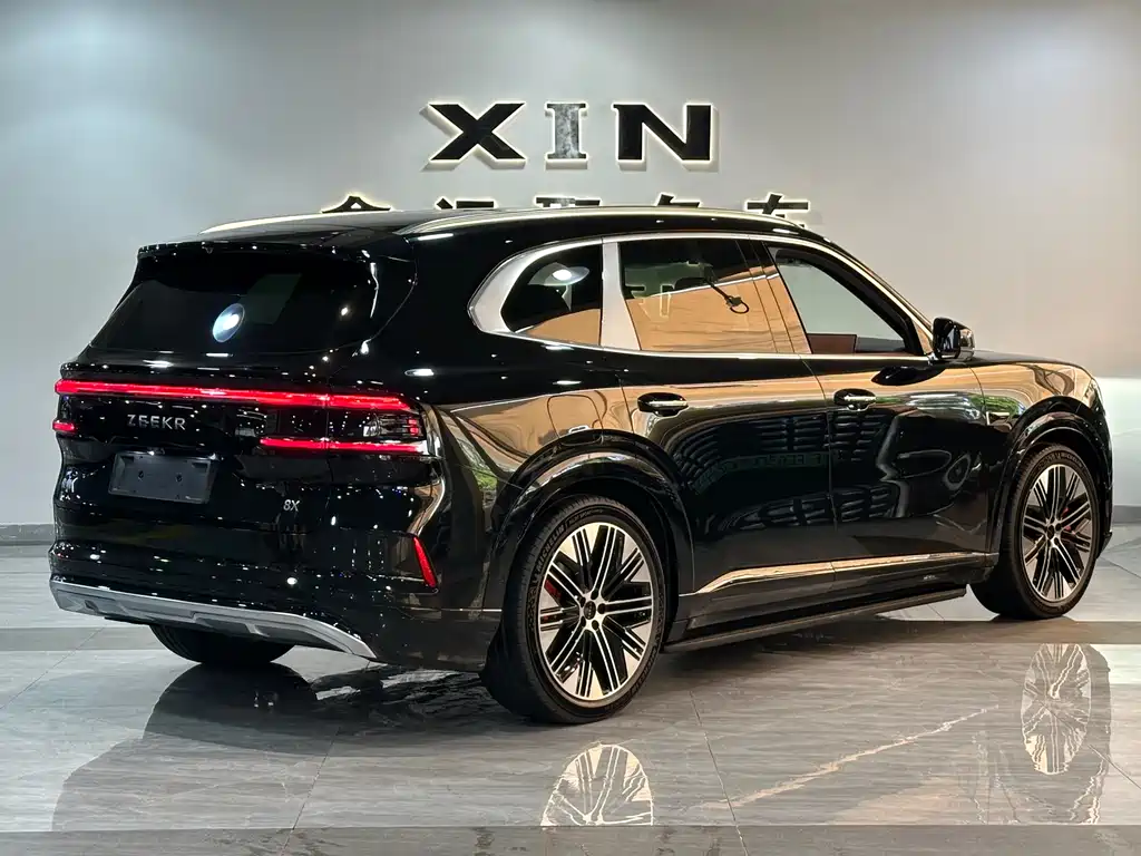 极氪8 X 极氪8 X 2026款 Ultra+版 70 kWh