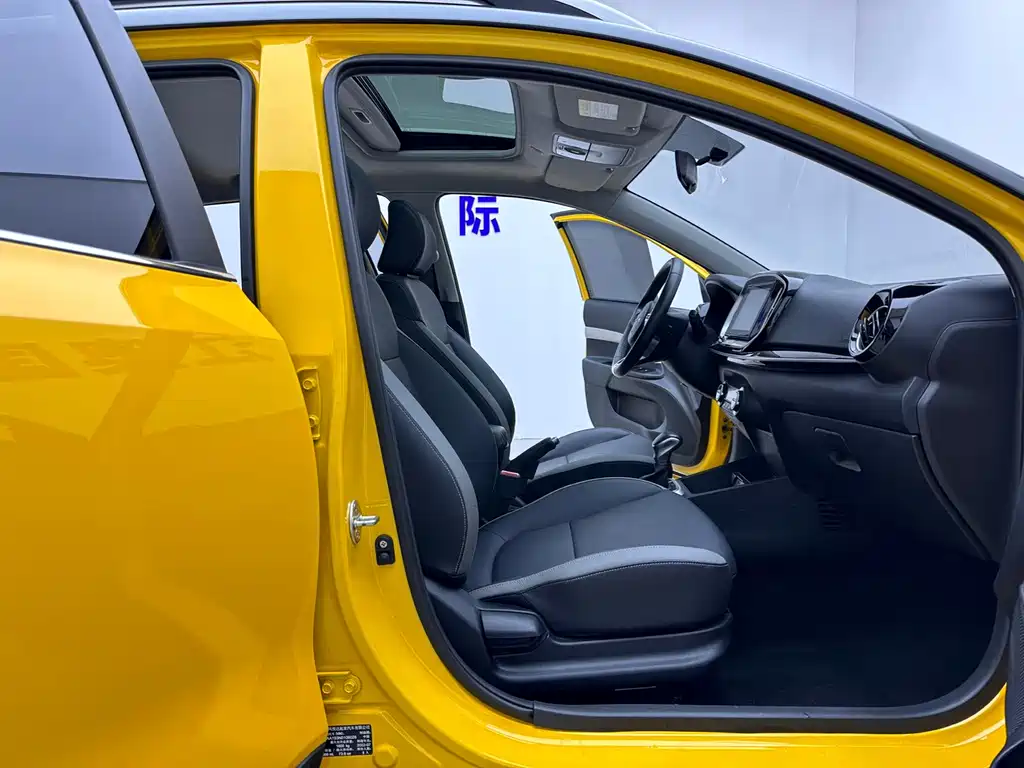 Stonic 1.4 L CVT Fun Enjoyment Sunroof