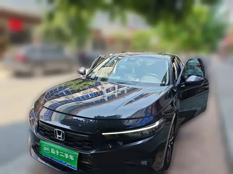 Honda Integra 240 TURBO CVT Leading