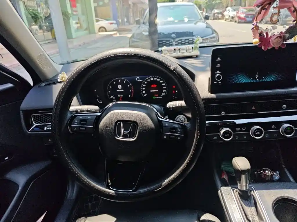 Integra 240 TURBO CVT Leading