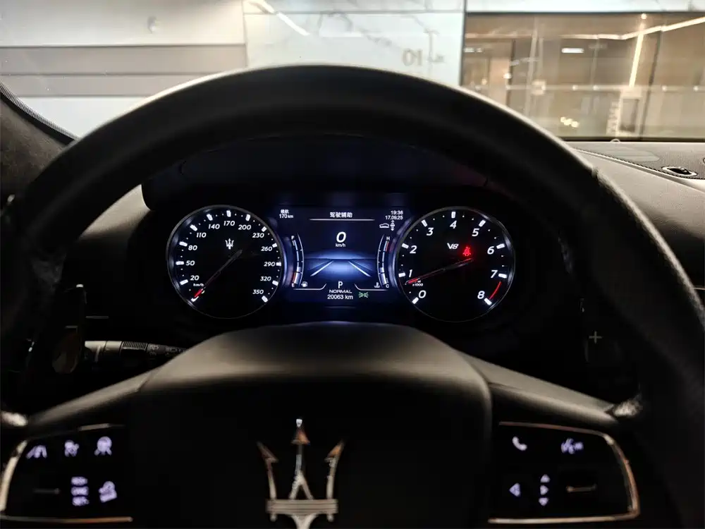 Levante Levante 2021款 3.8 T Trofeo