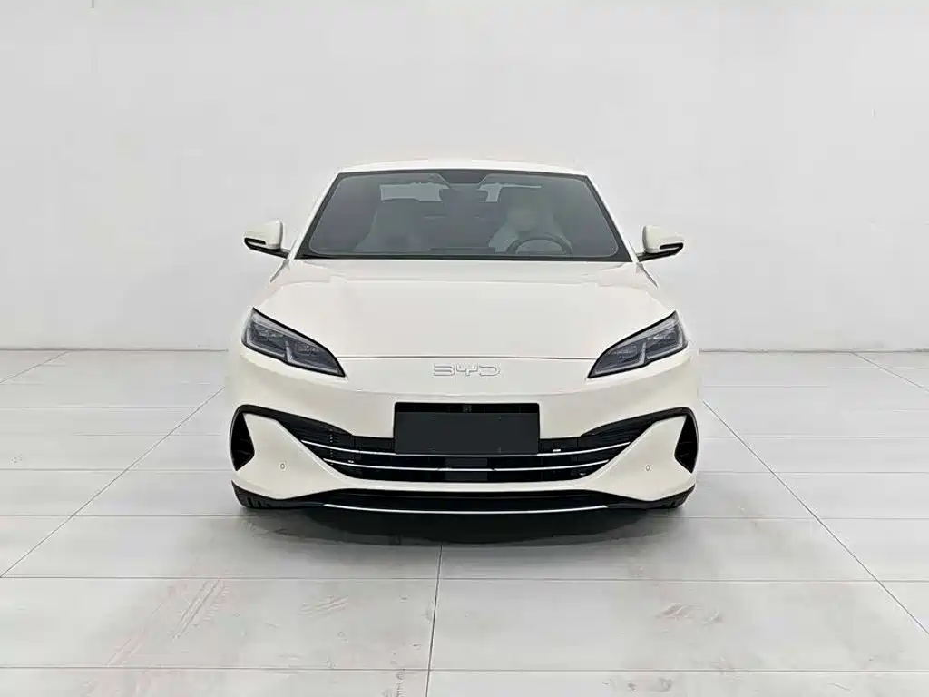 Seal 06 DM-i 80 KM Distinguished
