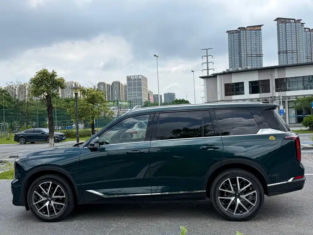 GAC Trumpchi GS8 Navigator Series 2.0 TGDI 2 WD Luxury Connected (7-seat)
