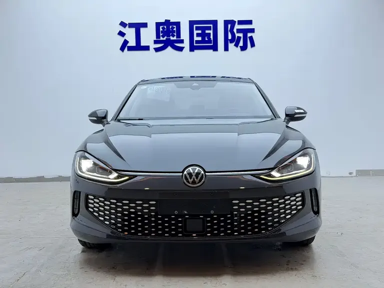 Volkswagen Lamando Lamando L 280 TSI DSG Dazzle Hot