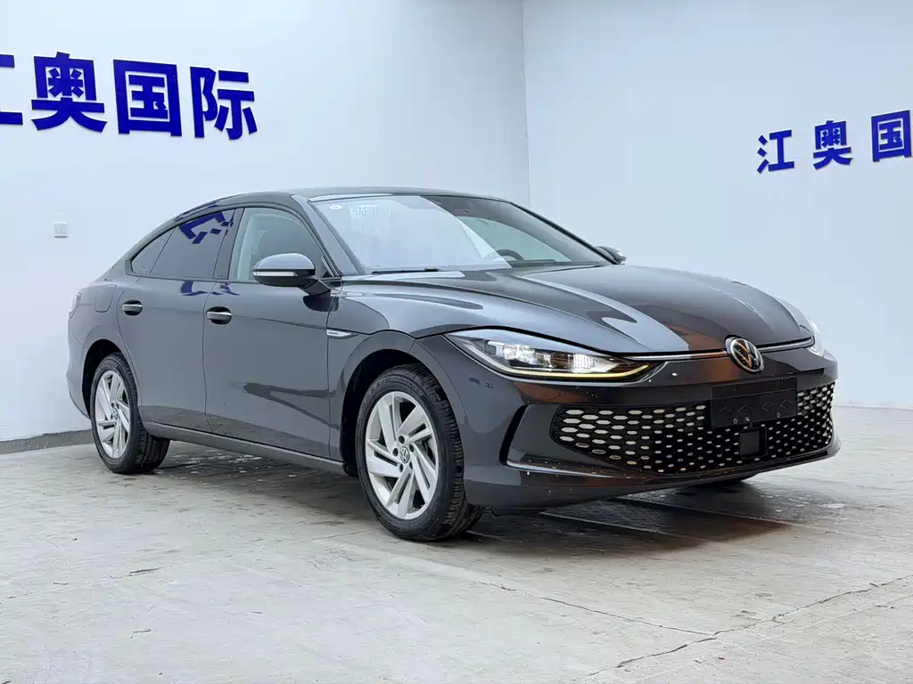 Lamando Lamando L 280 TSI DSG Dazzle Hot