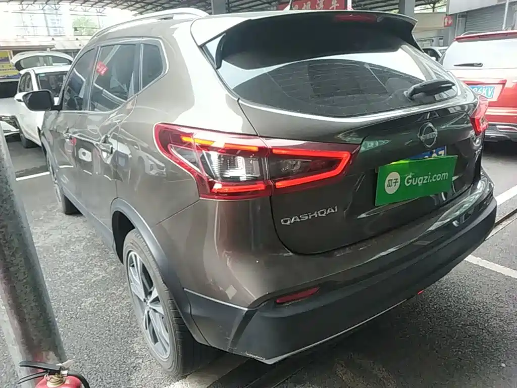 Qashqai Classic 2.0 L CVT XV+ Leading