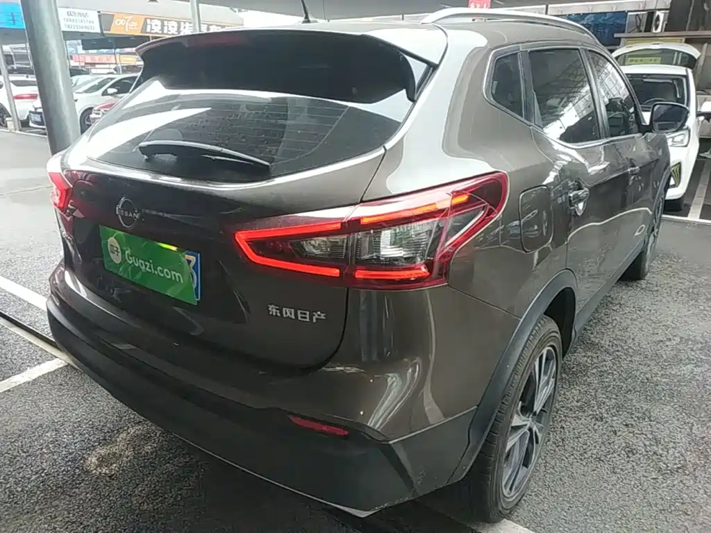 Qashqai Classic 2.0 L CVT XV+ Leading