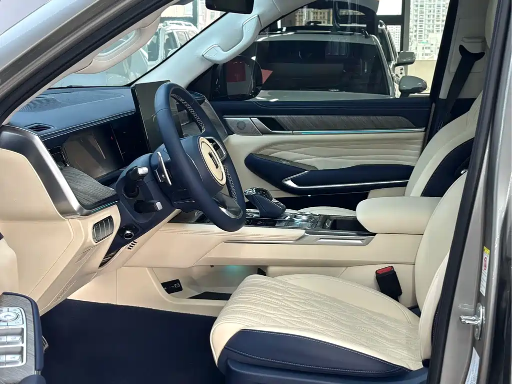 Tank 500 3.0 T Custom 5-seat