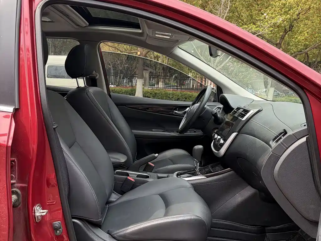 Tiida 1.6 L CVT Cool Motion