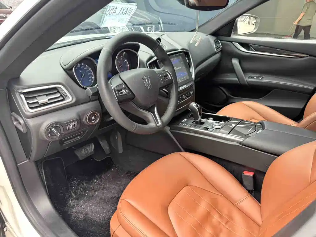 Ghibli 3.0 T Standard
