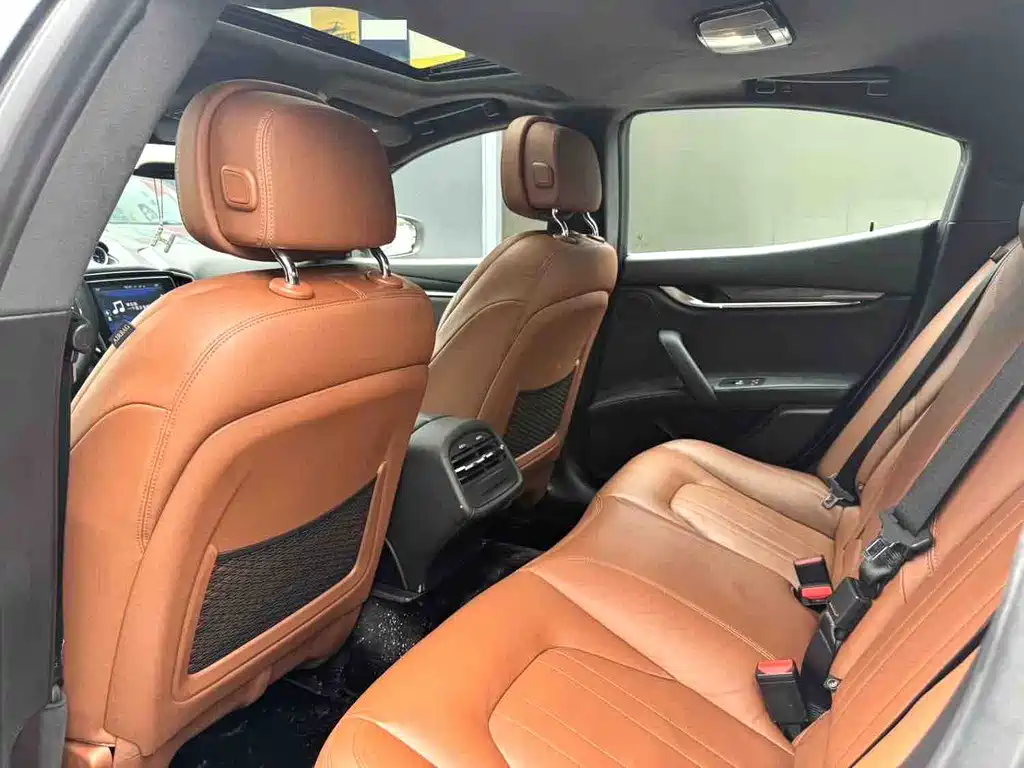 Ghibli 3.0 T Standard
