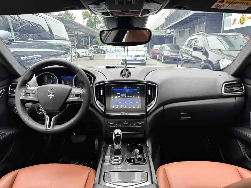 Ghibli 3.0 T Standard