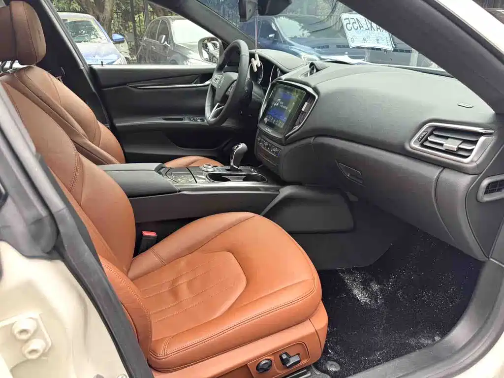 Ghibli 3.0 T Standard