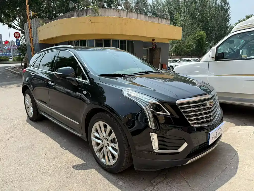 Cadillac XT5 28 T 4 WD Platinum
