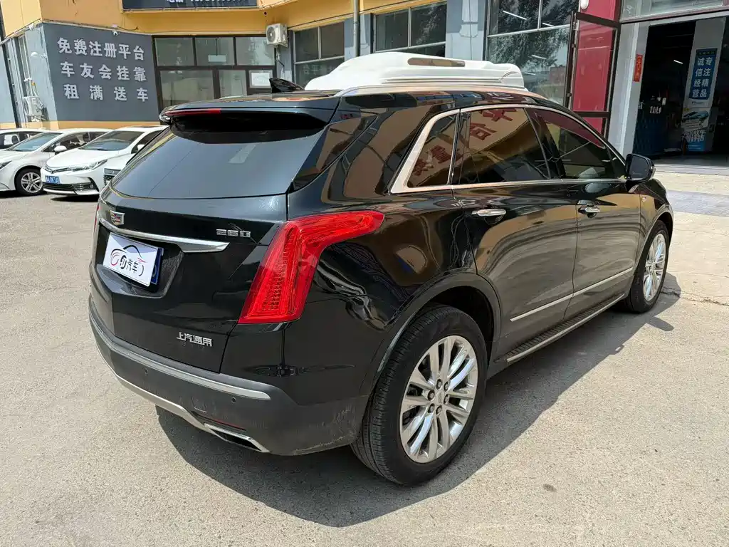 Cadillac XT5 28 T 4 WD Platinum
