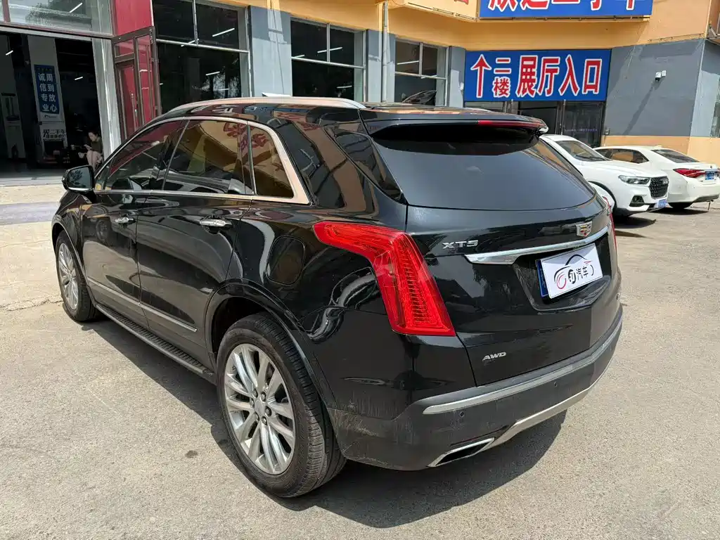 Cadillac XT5 28 T 4 WD Platinum