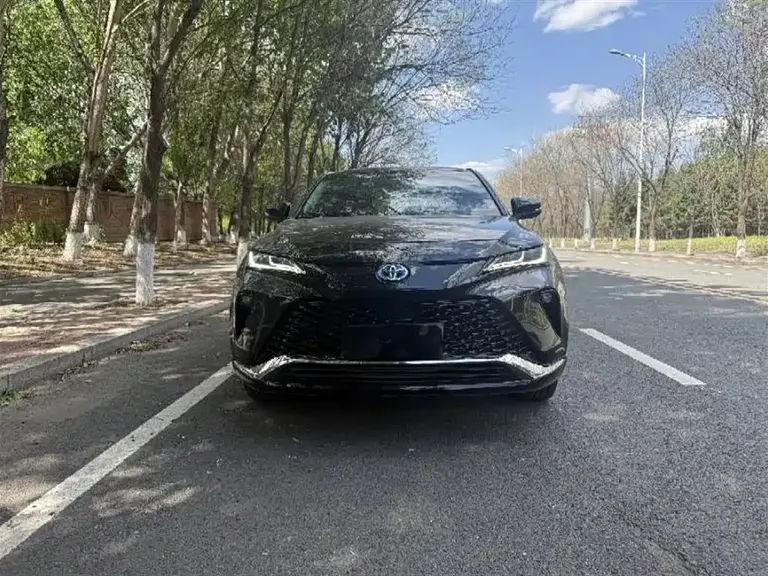 Toyota Venza Dual Engine 2.5 L CVT 2 WD Distinguished