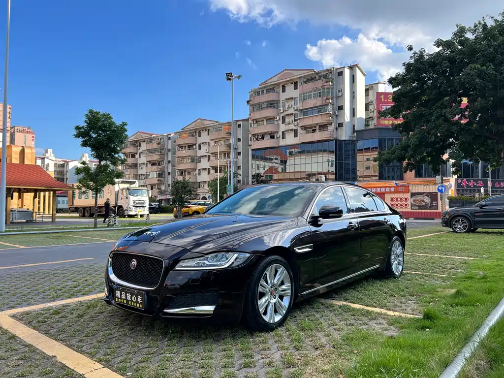Jaguar XFL XFL 2.0 T 250 PS Premium