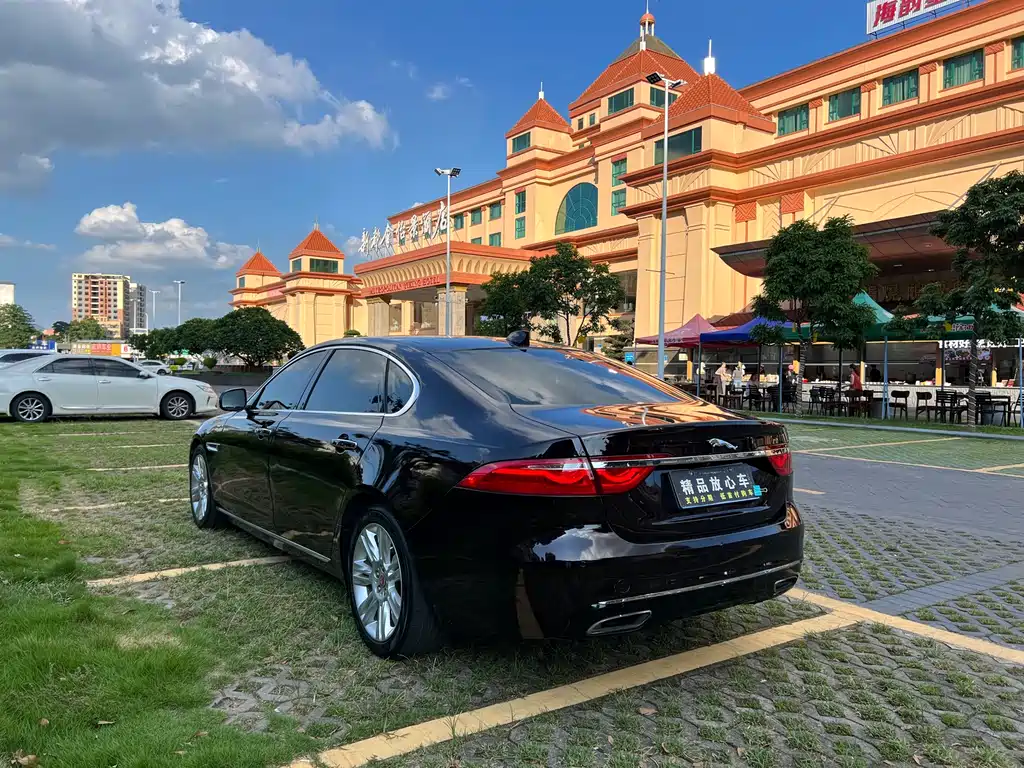 Jaguar XFL XFL 2.0 T 250 PS Premium