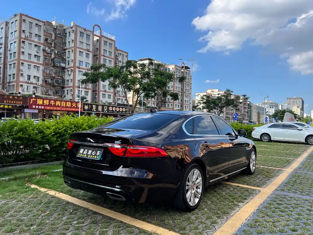 Jaguar XFL XFL 2.0 T 250 PS Premium